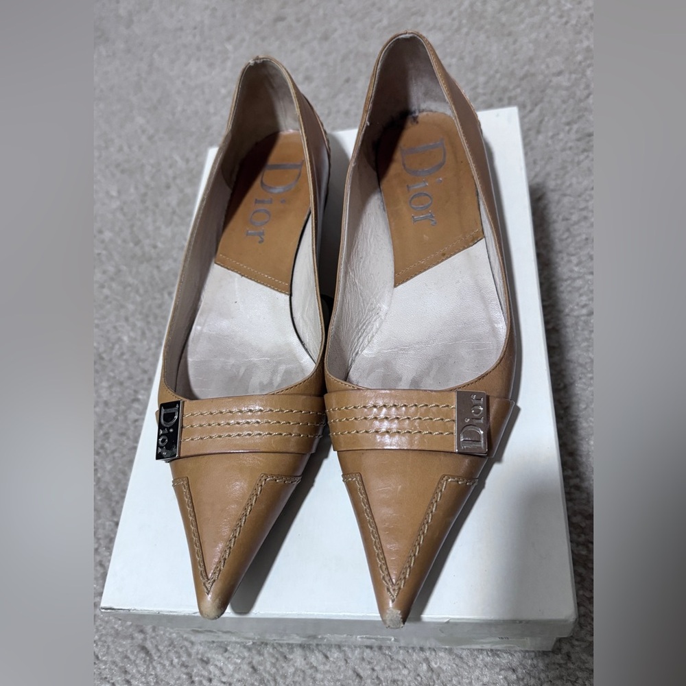 Christian Dior Vintage pointy tan flats